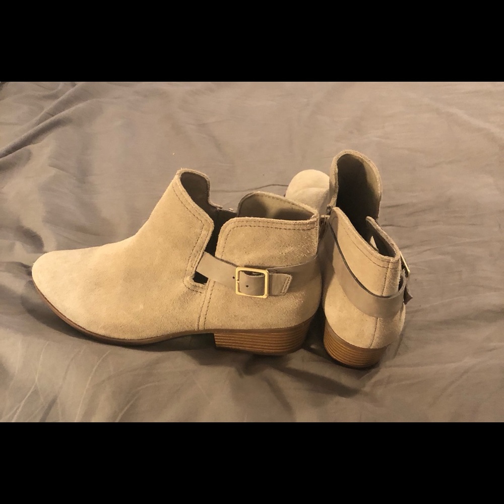 Clarks ankle booties tan/beige